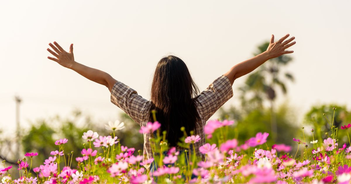 Free yourself from toxic emotions and create a space for positive energy and well-being in the school environment.