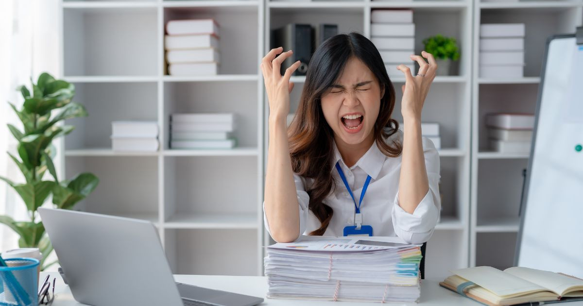 Gestion du stress au travail : Comment l'activité cérébrale influence notre résilience et notre productivité