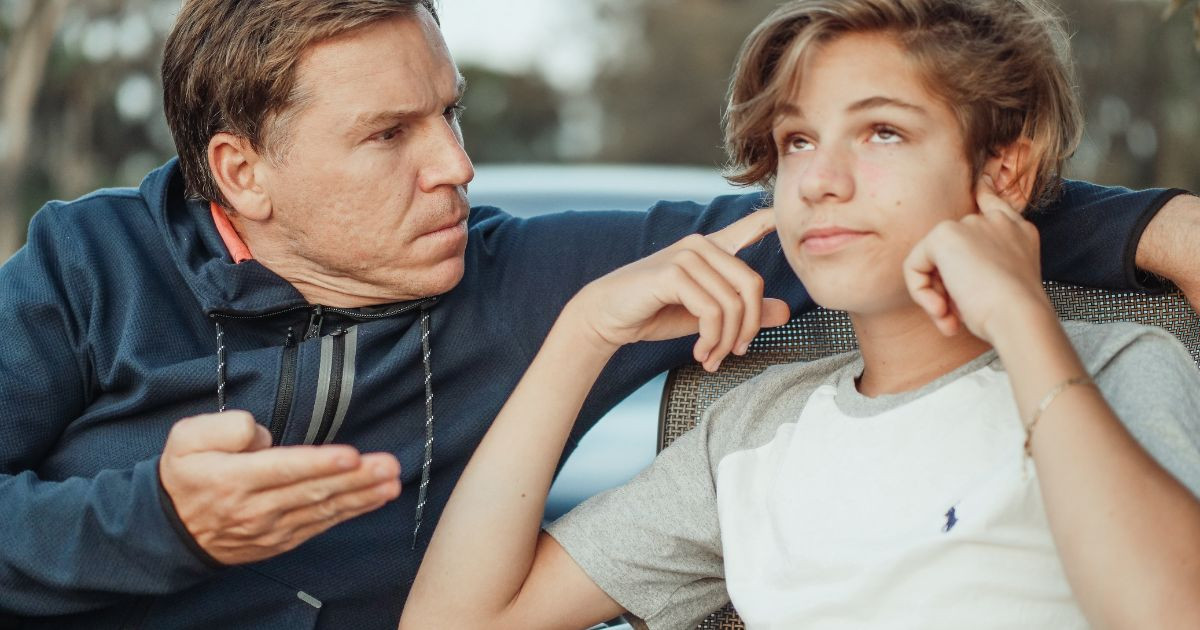 De la adolescencia al éxito profesional: Cómo desarrollar habilidades sociales avanzadas y resolver conflictos de manera efectiva en el entorno laboral