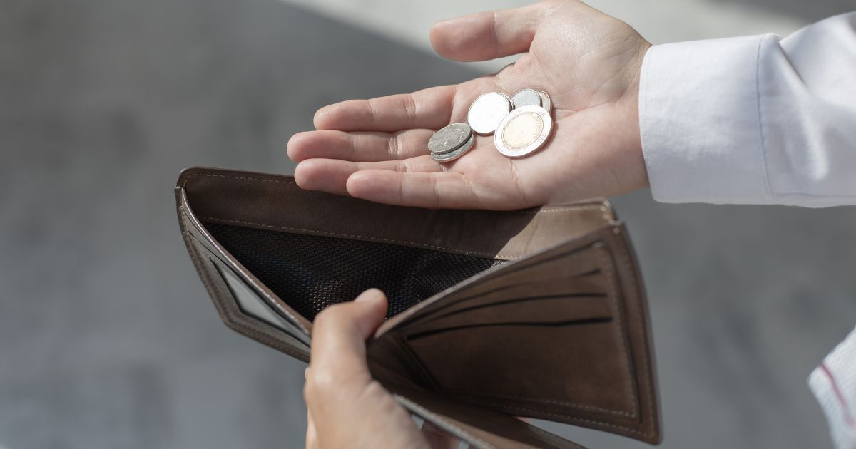 Come costruire un rapporto sano con il denaro attraverso la disciplina