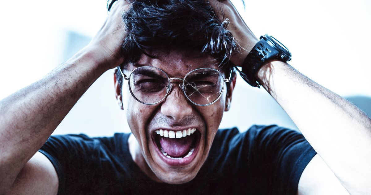 Naucz się dostrzegać piękno w drobnych radościach i pokonaj stres uśmiechem