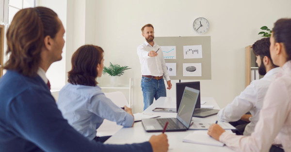 Mentoring as a Growth Accelerator: How to Find the Right Mentor in Your Field
