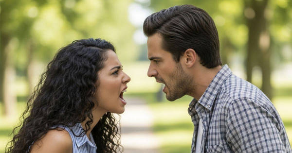 Noise and Attention: The Secrets of De-escalating Conflicts in Tense Situations