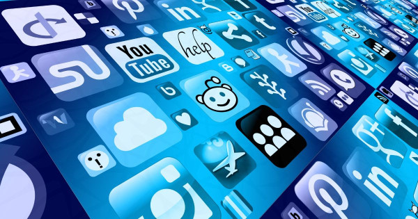 Digitale Entgiftung: Wie der Überfluss an Bildschirmen unser Leben bremst und warum es Zeit für eine Veränderung ist