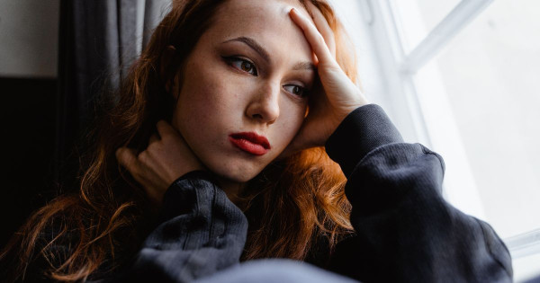 Entdecken Sie die Kraft der täglichen Reflexion: Wie Mikrohilfe Ihren Weg zu Selbstbewusstsein und Klarheit stärken kann.