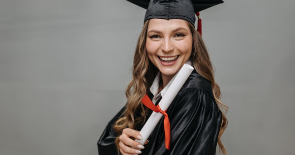 Świadectwo w erze AI: Przesłanie dla przyszłości twoich dzieci, które wykracza poza same liczby i litery