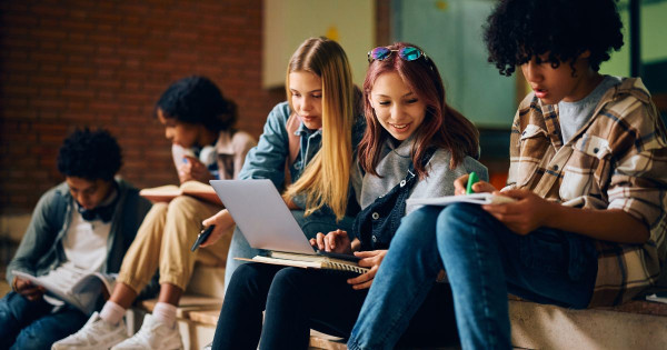 Como construir a motivação interna e a alegria de aprender em crianças e adolescentes através de habilidades sociais e seus portfólios