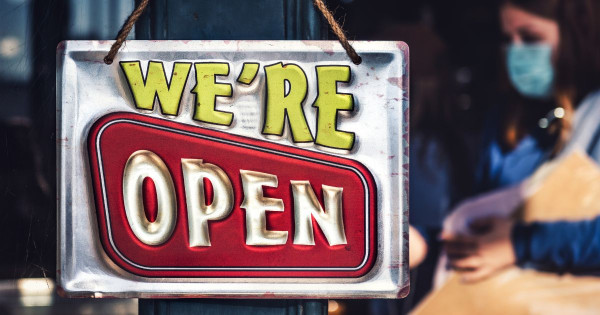 ¿Por qué es difícil ser emocionalmente disponible y cómo cambiarlo?