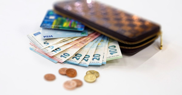 Pourquoi notre argent est en désordre : Découvrez les distorsions cachées dans les microbudgets