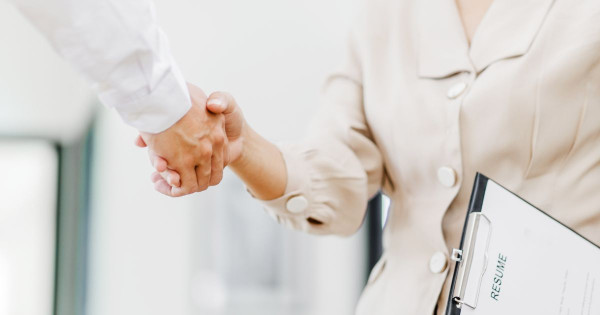 Confident performance in a job interview: How age diversity can strengthen your determined approach