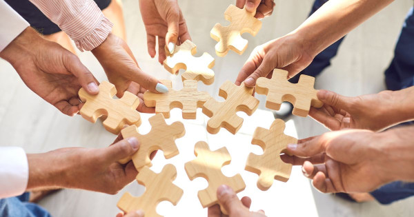 Osobní Zodpovědnost: Klíč k Úspěšné Spolupráci a Networkingové Kreativitě pro Mladé do 25 Let